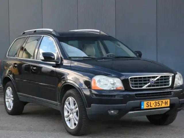 Volvo XC90 - фото 1
