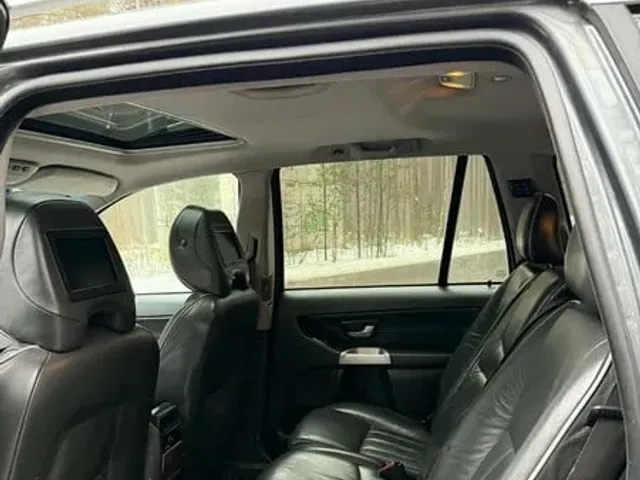 Volvo XC90 - фото 3