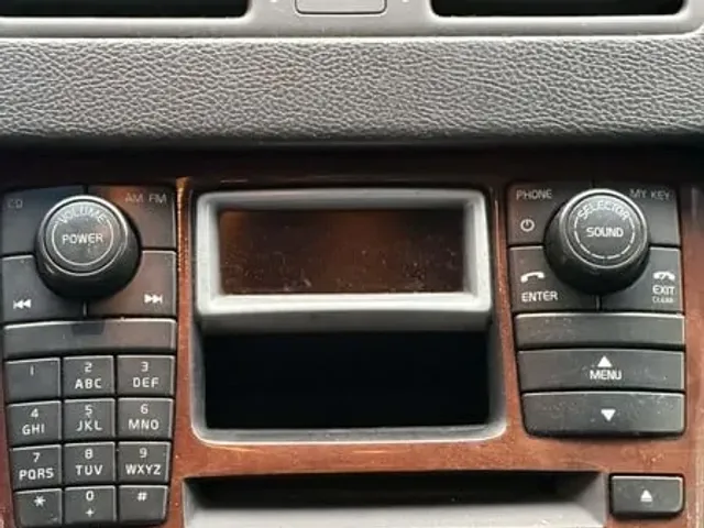 Volvo XC90 - фото 2