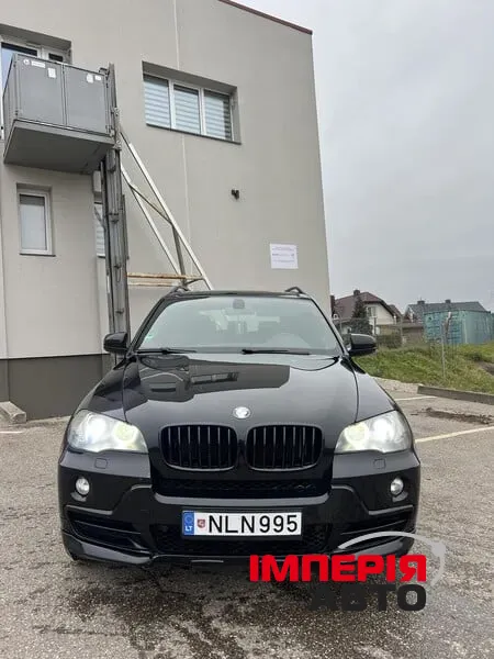 BMW X5 - фото 1