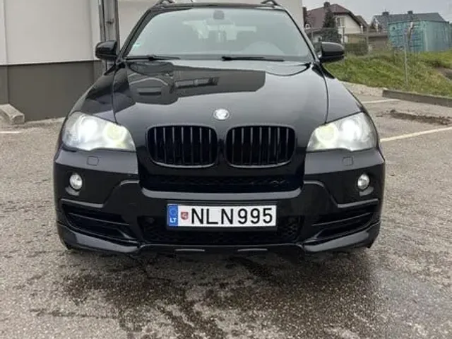 BMW X5 - фото 1