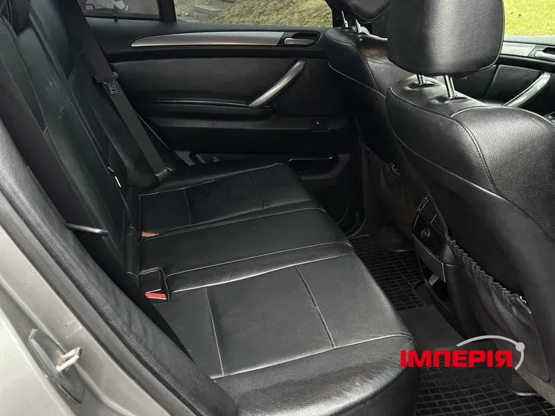 BMW X5 - фото 10