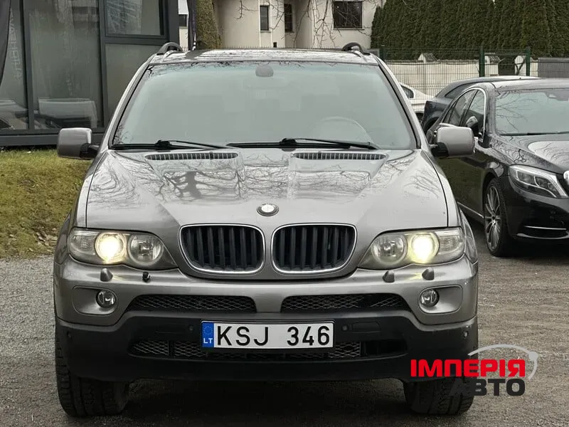 BMW X5 - фото 1
