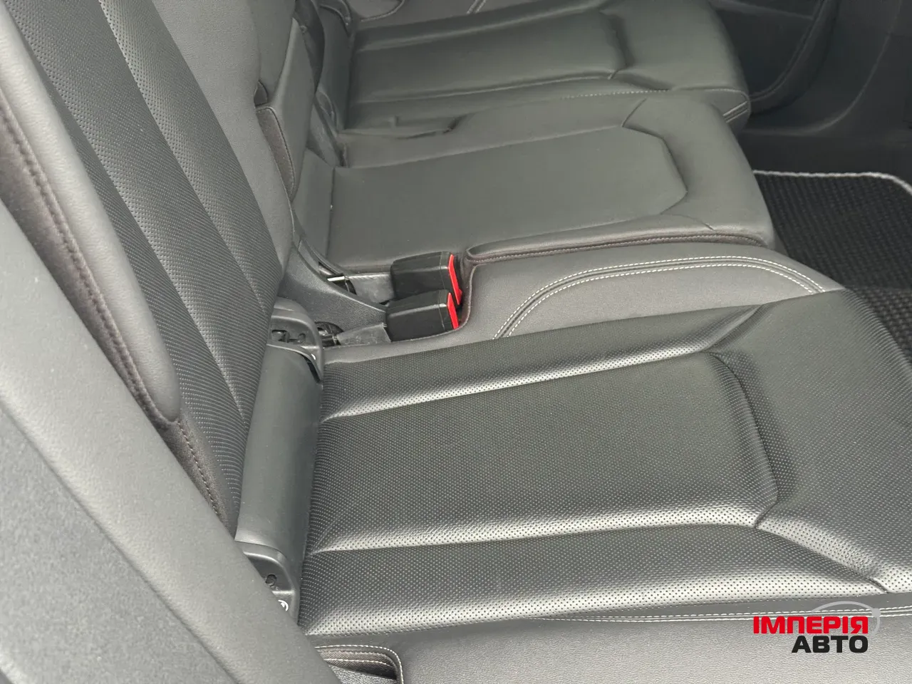 Audi Q8 - фото 10