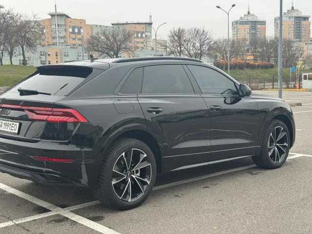 Audi Q8 - фото 3