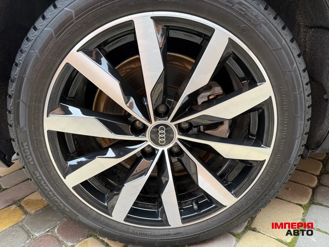 Audi A4 - фото 12