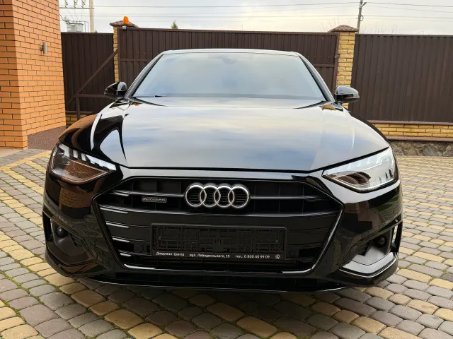 Audi A4 - фото 1