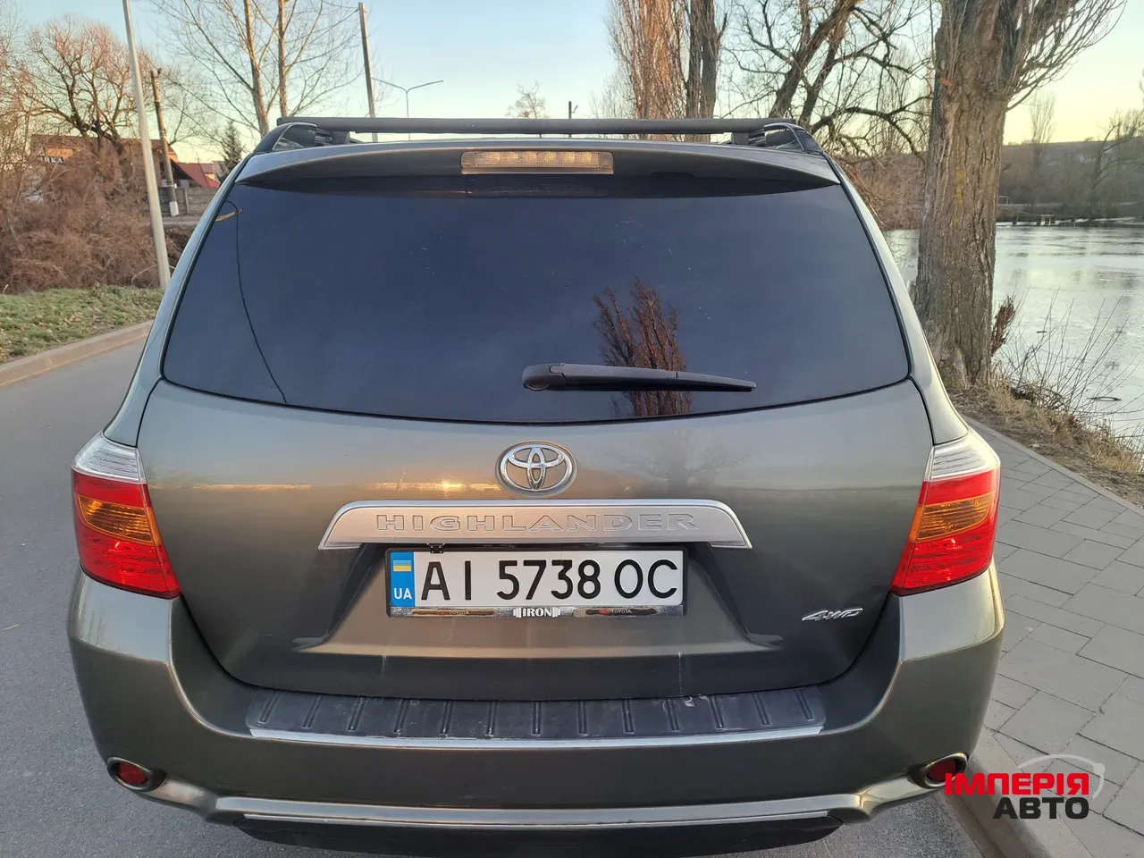 Toyota Highlander - фото 2