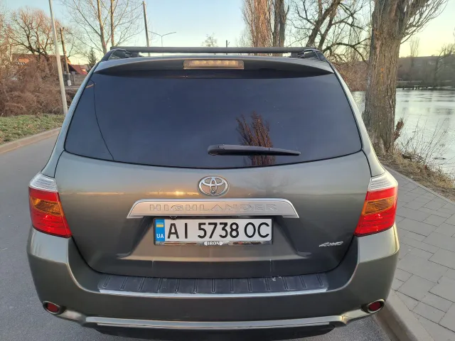 Toyota Highlander - фото 2