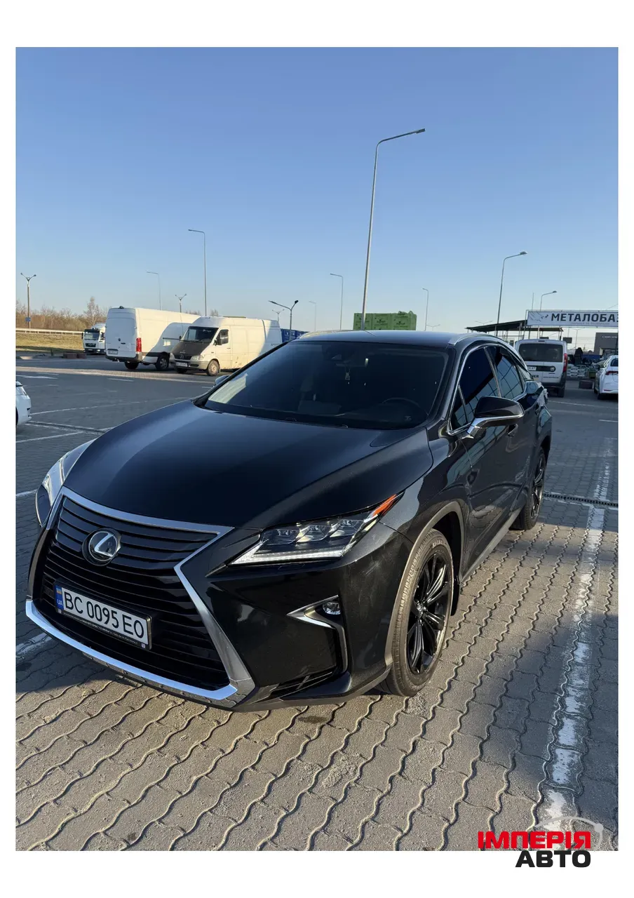 Lexus RX - фото 1