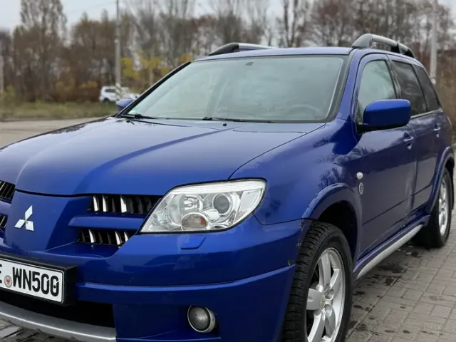 Mitsubishi Outlander - фото 3