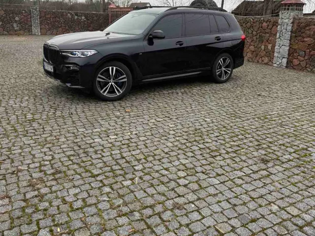 BMW X7 - фото 3