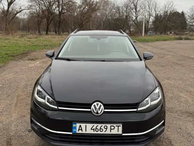 Volkswagen Golf - фото 1