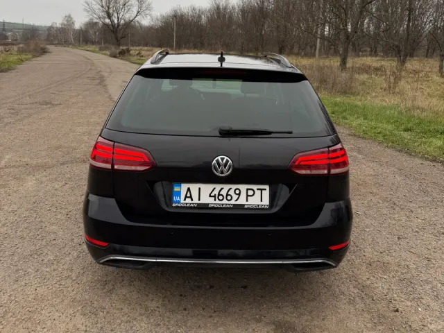 Volkswagen Golf - фото 5