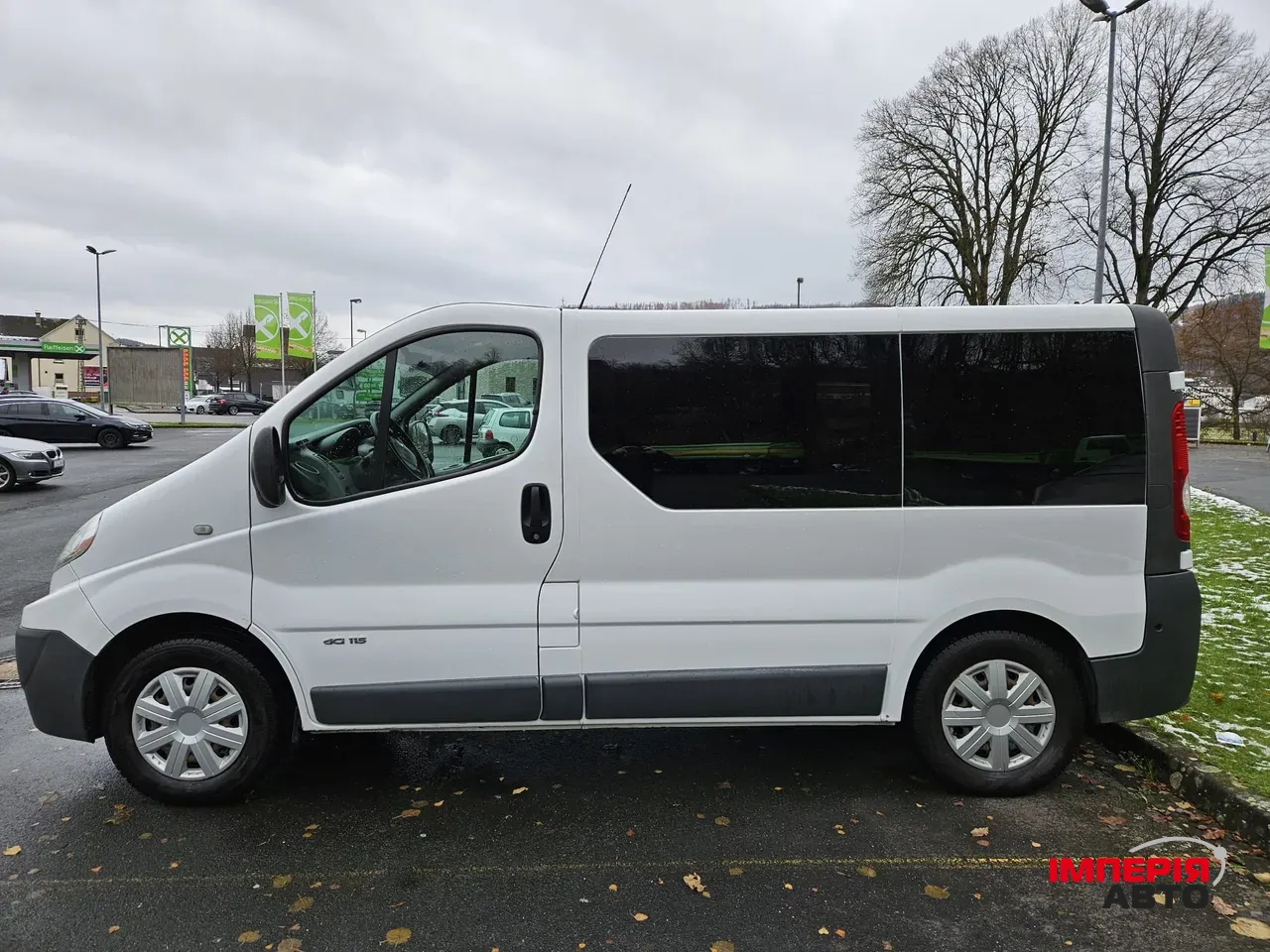 Renault Trafic - фото 11