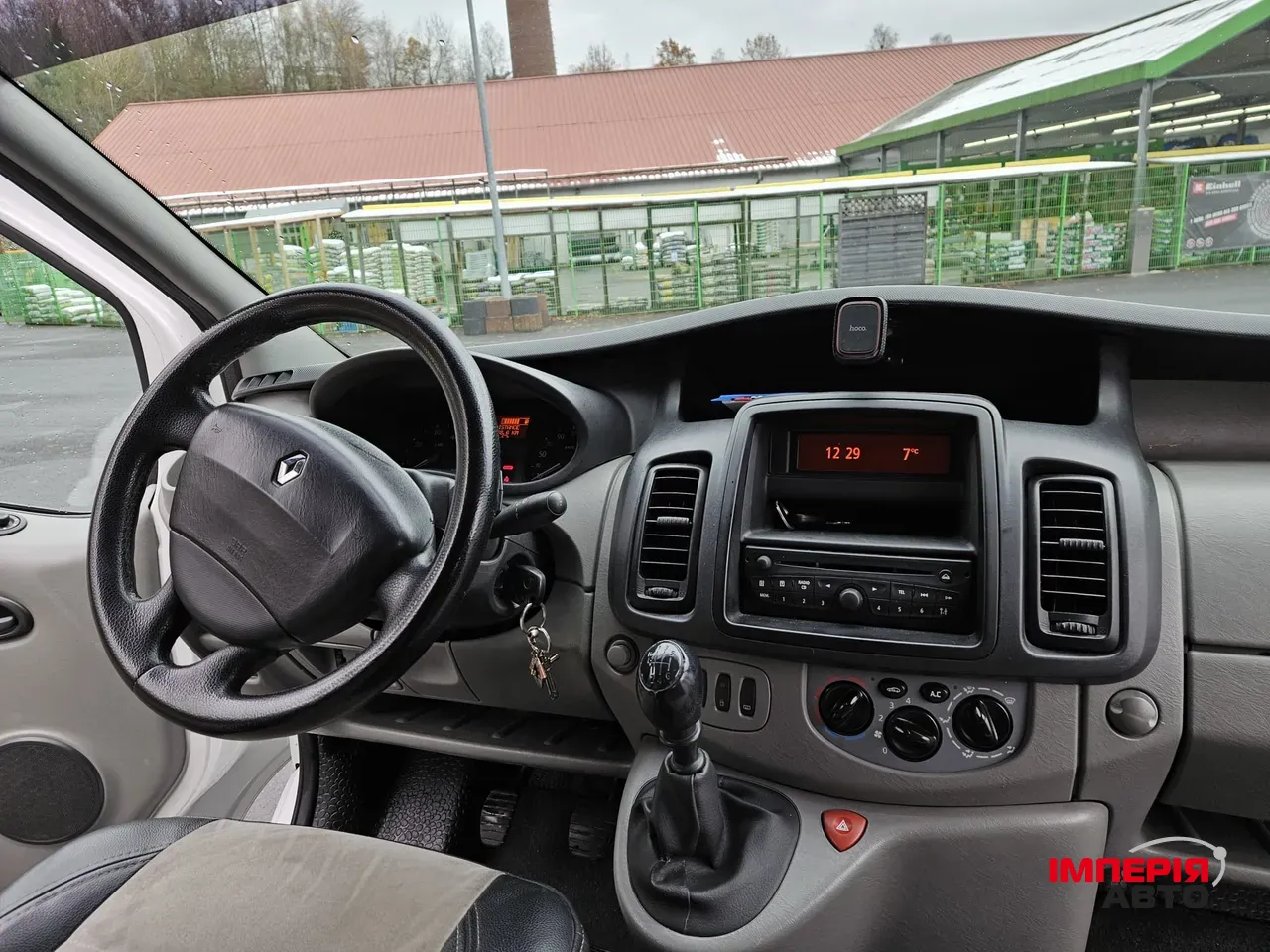 Renault Trafic - фото 2