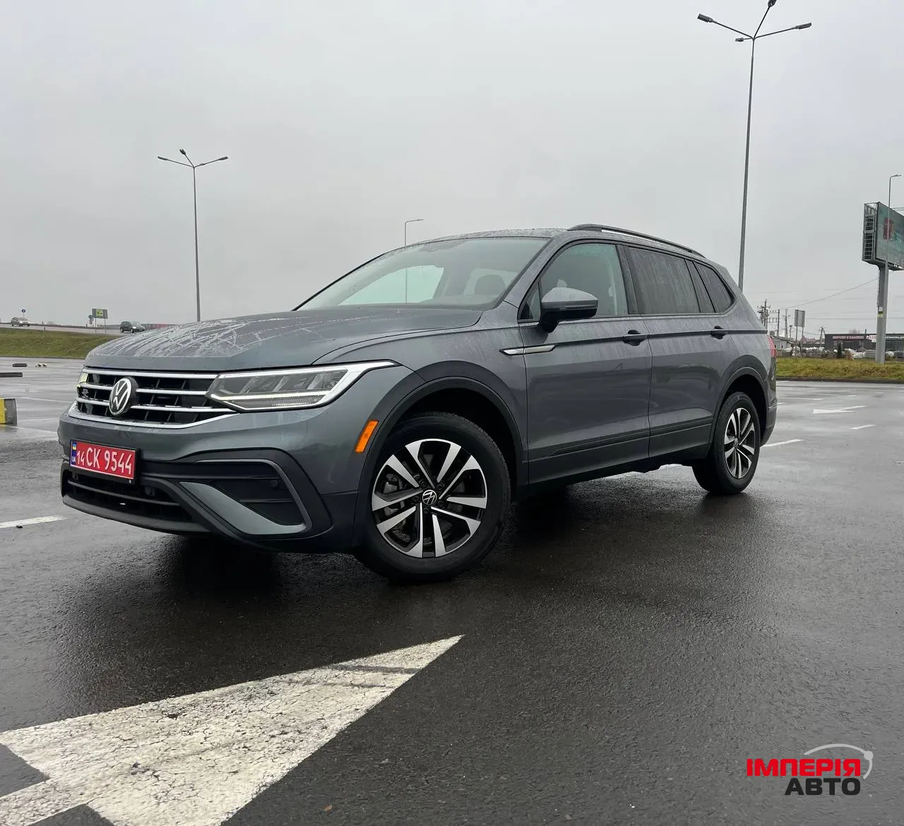 Volkswagen Tiguan - фото 1