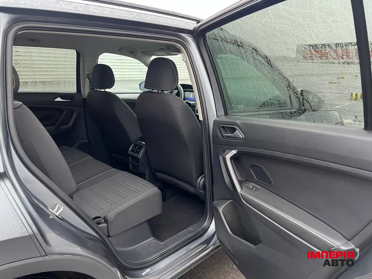 Volkswagen Tiguan - фото 9