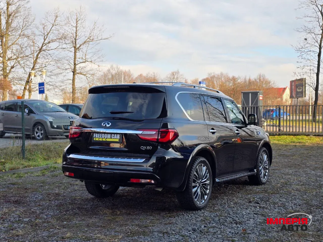 Infiniti QX80 - фото 5