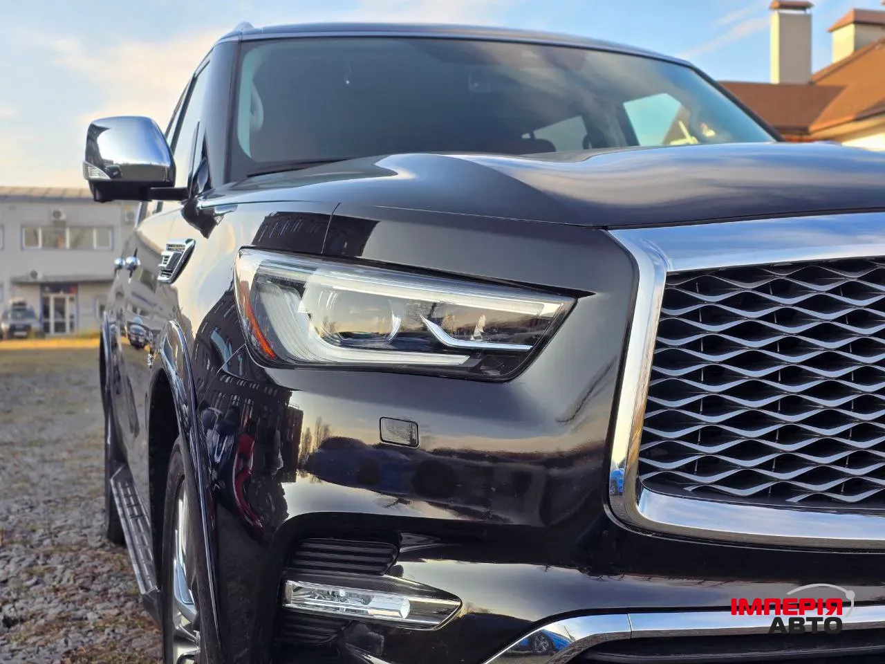 Infiniti QX80 - фото 8