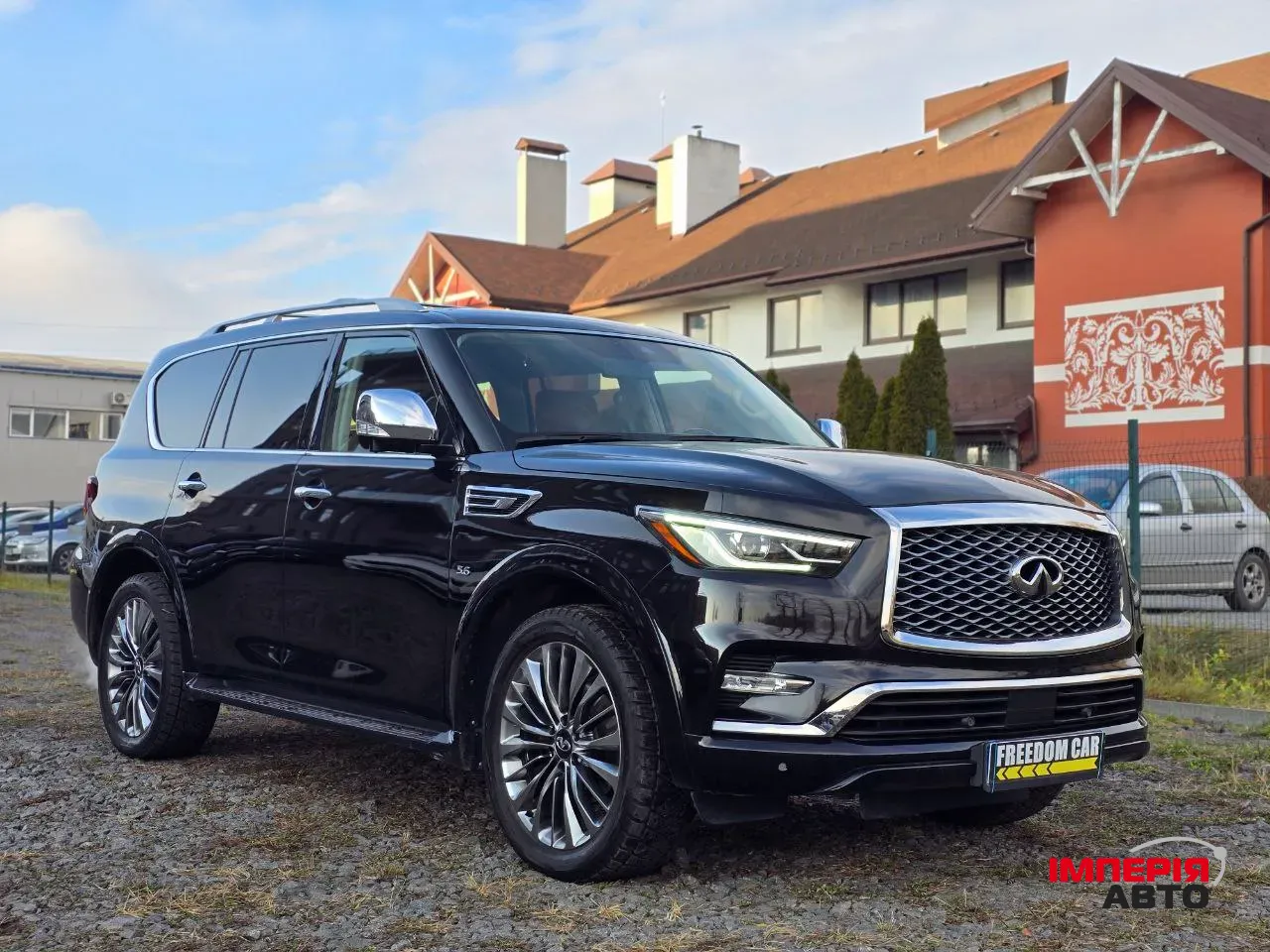Infiniti QX80 - фото 1