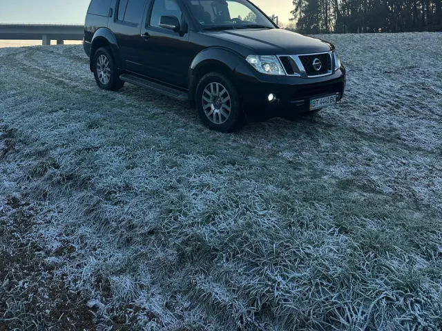 Nissan Pathfinder - фото 2