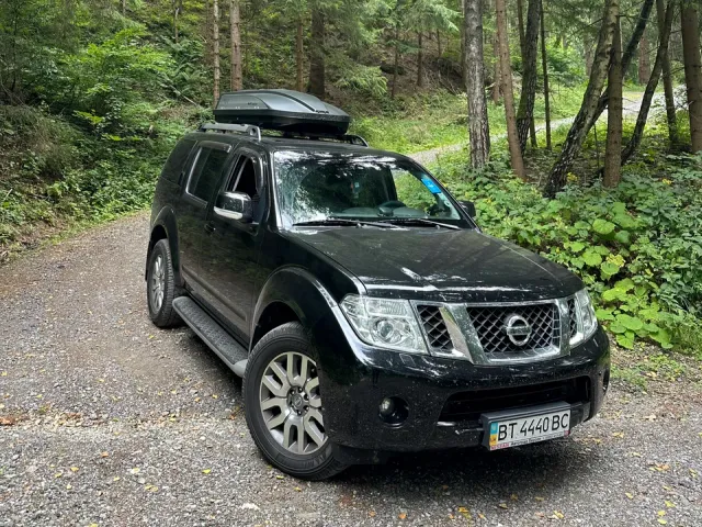 Nissan Pathfinder - фото 1