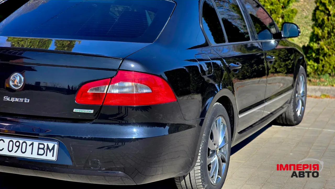 Skoda Superb - фото 8