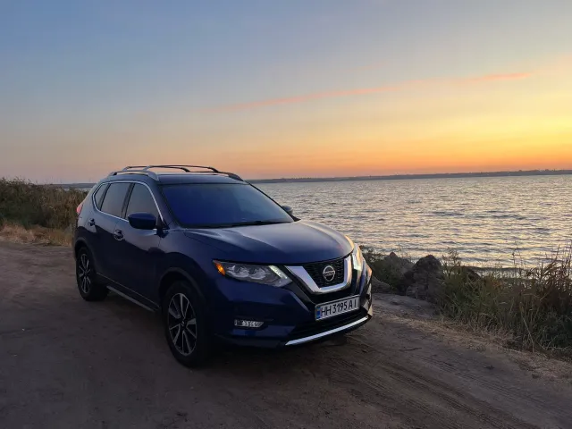 Nissan Rogue - фото 1