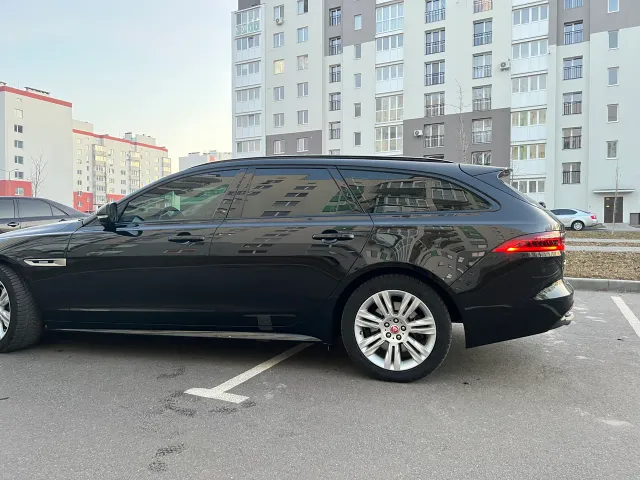 Jaguar XF - фото 4