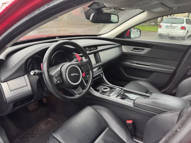 Jaguar XF - фото 5