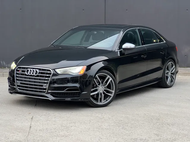 Audi S3 - фото 1