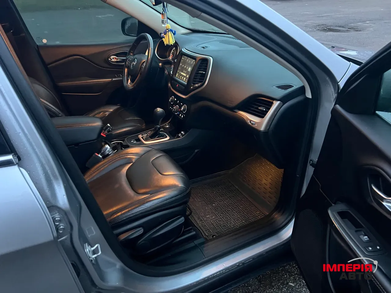 Jeep Cherokee - фото 5