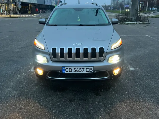 Jeep Cherokee - фото 1