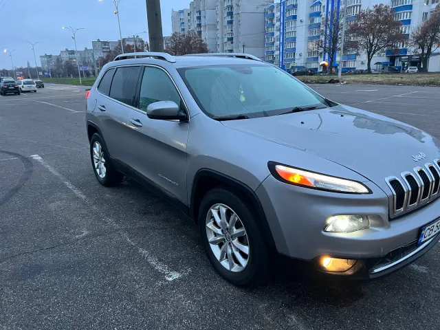 Jeep Cherokee - фото 2