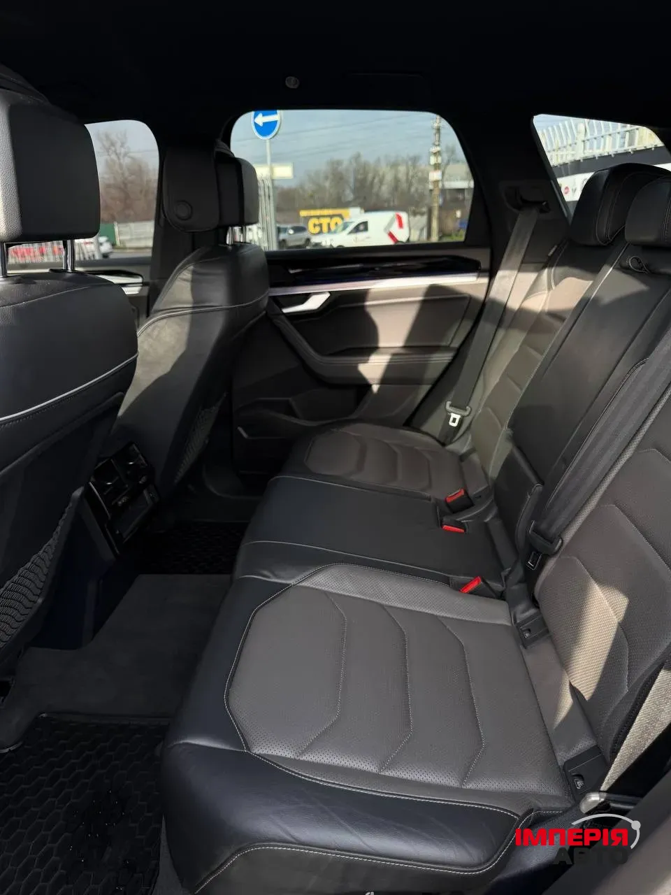 Volkswagen Touareg - фото 10