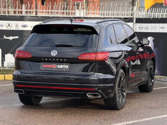 Volkswagen Touareg - фото 5