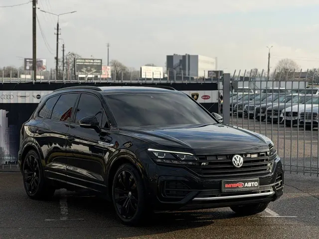 Volkswagen Touareg - фото 2