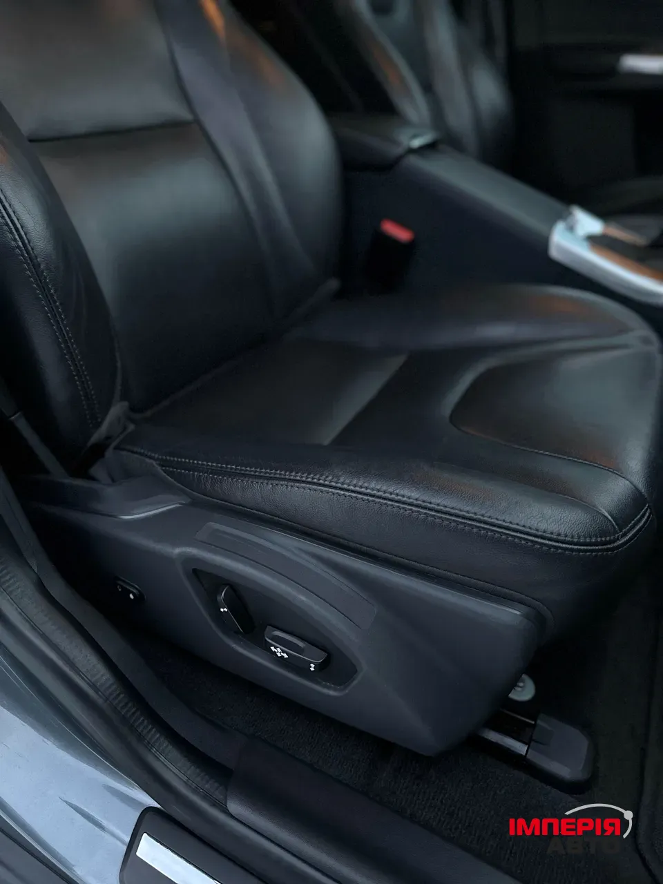 Volvo XC60 - фото 26