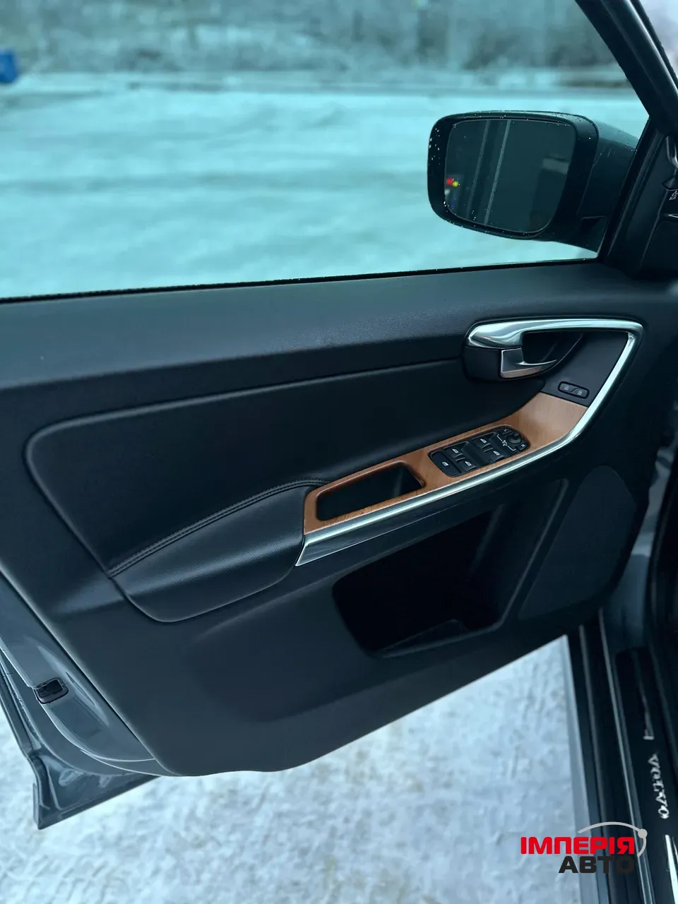 Volvo XC60 - фото 8