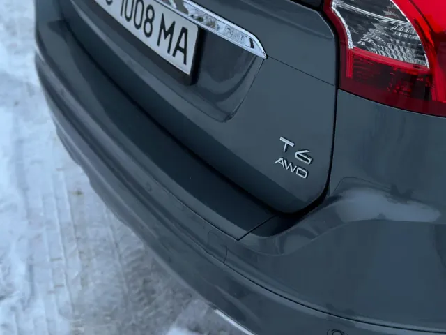 Volvo XC60 - фото 4