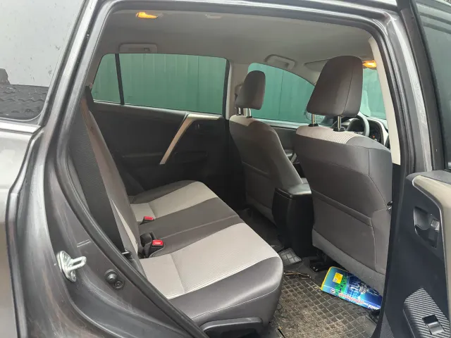 Toyota RAV4 - фото 5