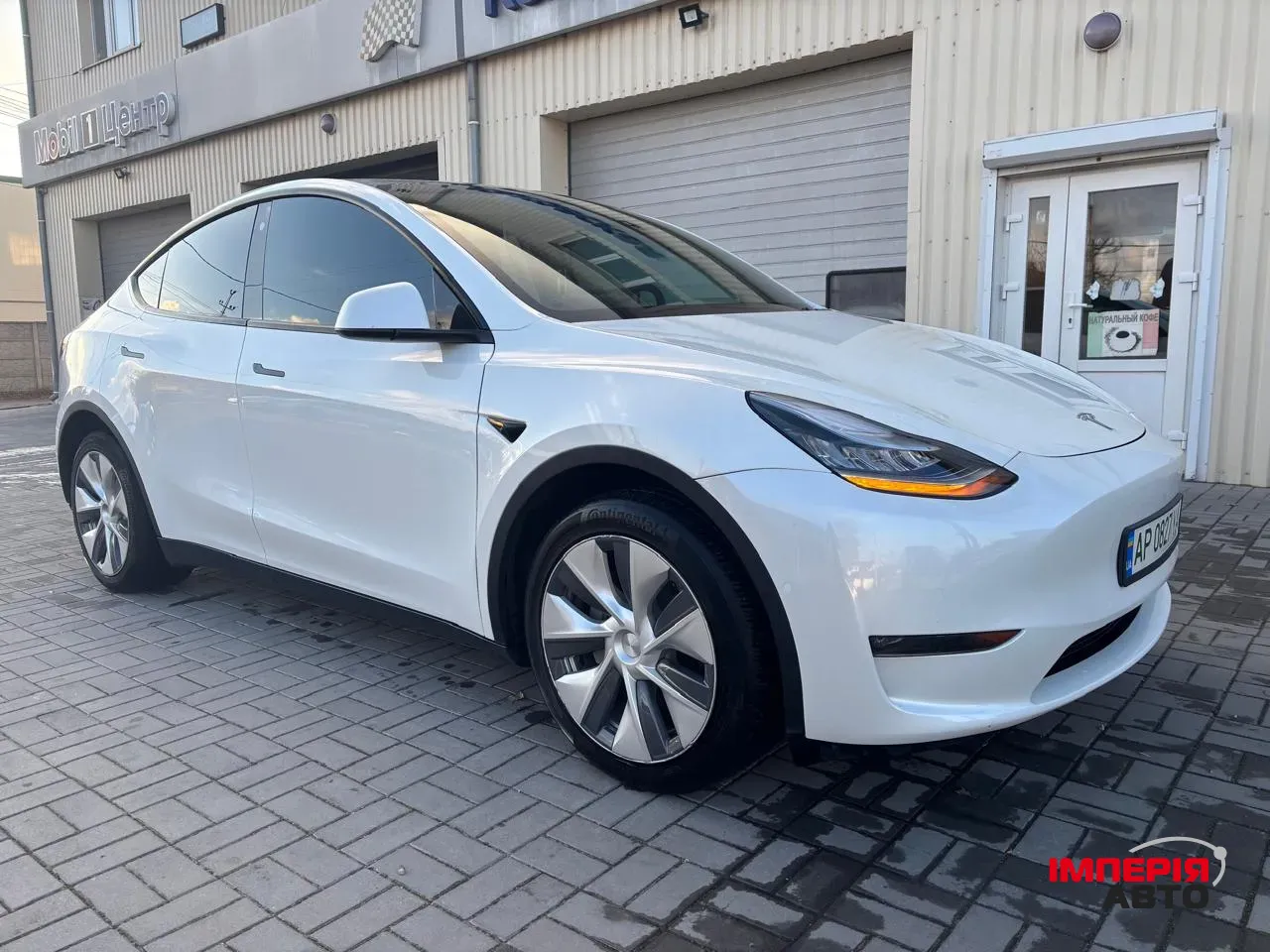 Tesla Model Y - фото 12
