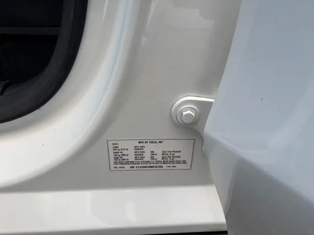 Tesla Model Y - фото 5