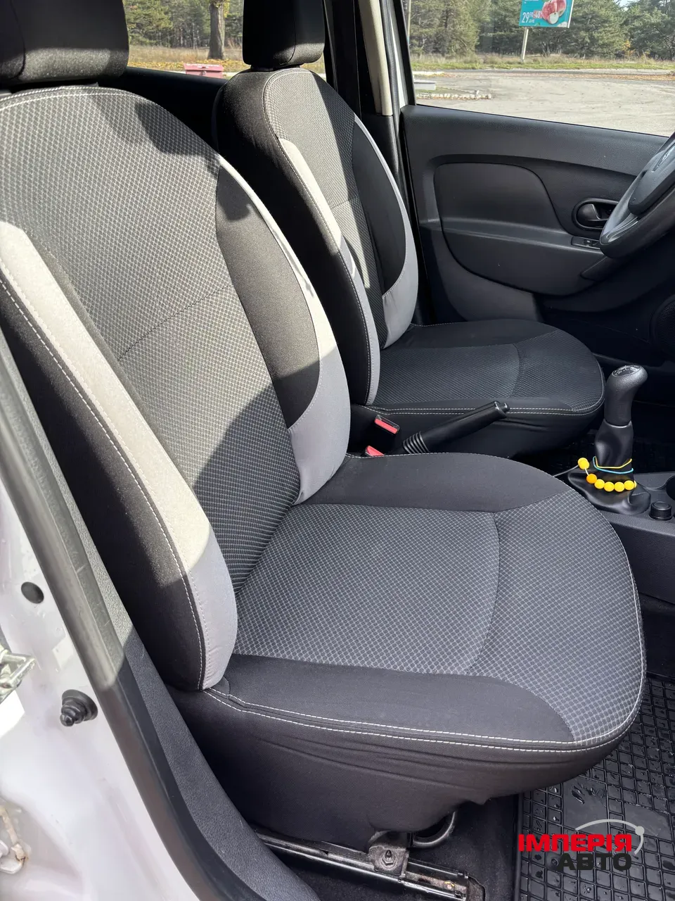 Renault Logan - фото 6