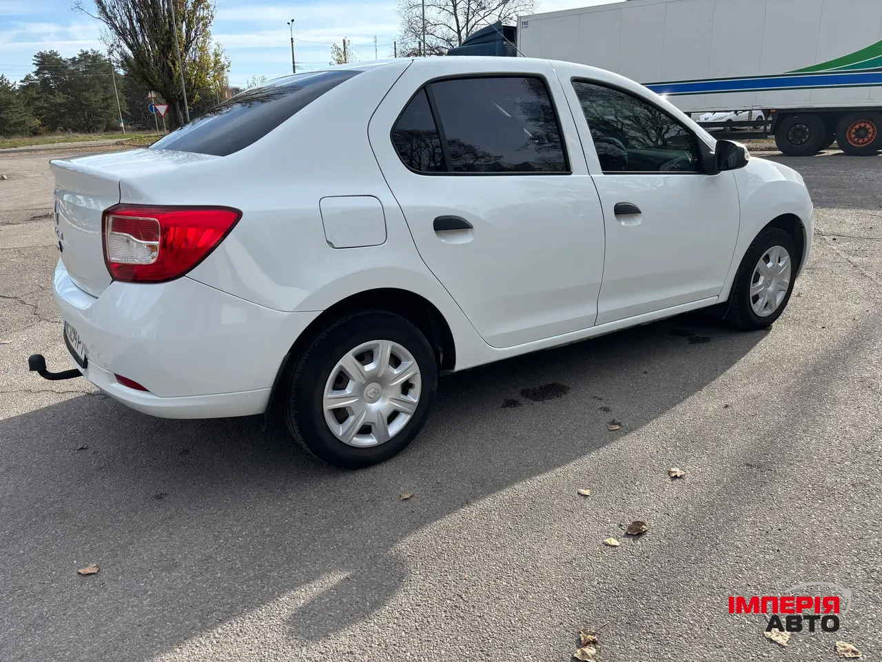 Renault Logan - фото 3