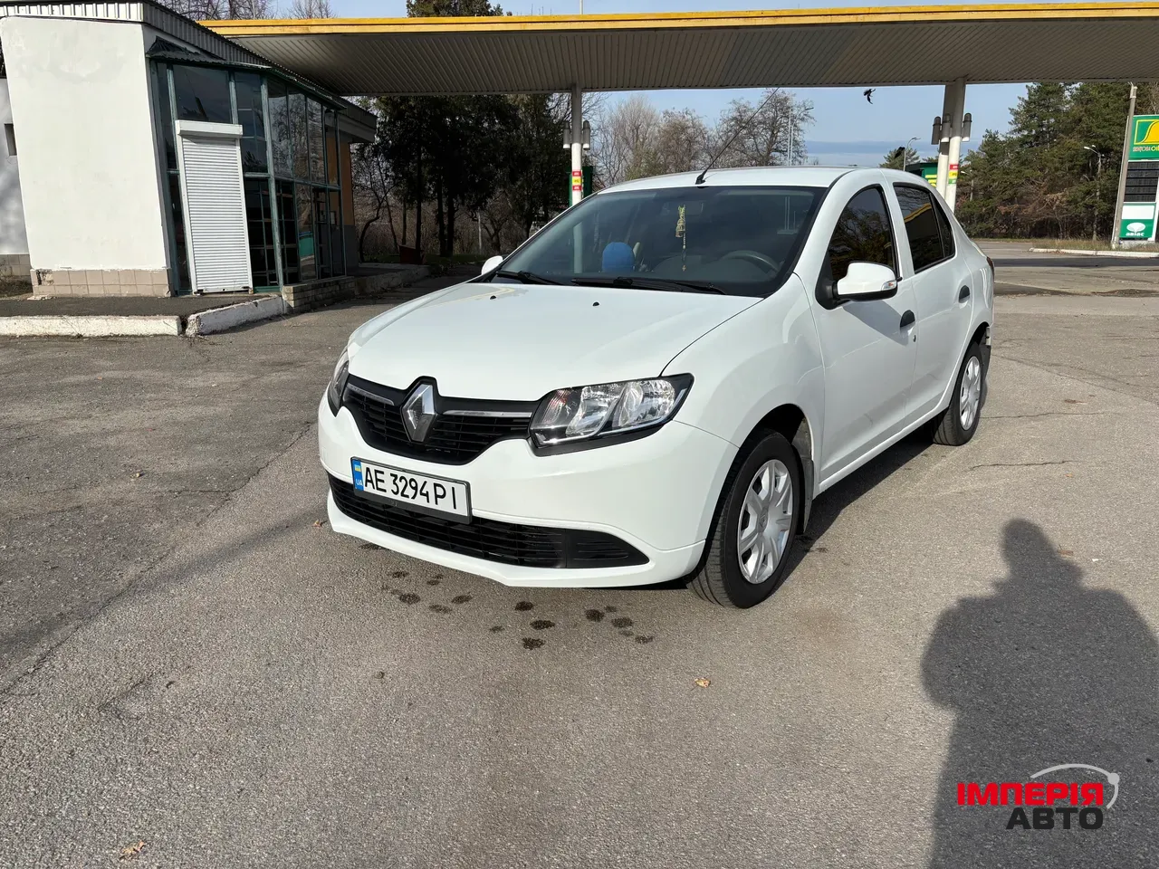 Renault Logan - фото 1