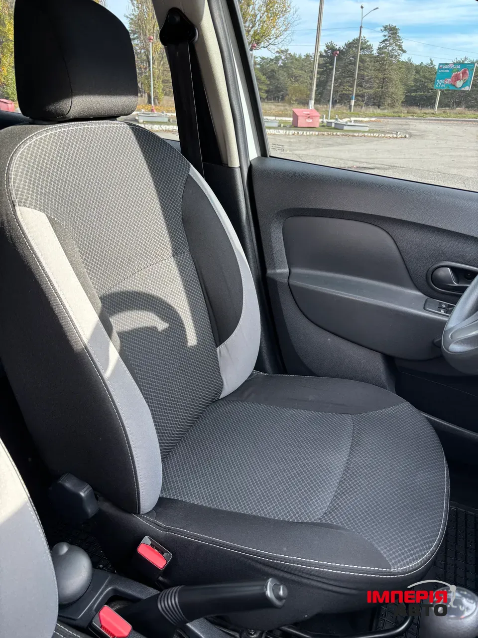 Renault Logan - фото 7