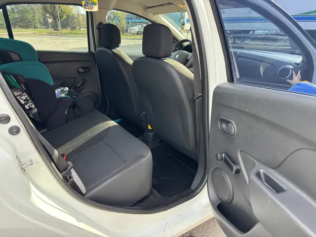 Renault Logan - фото 5