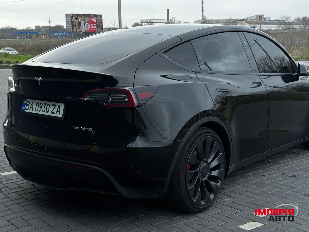 Tesla Model Y - фото 8